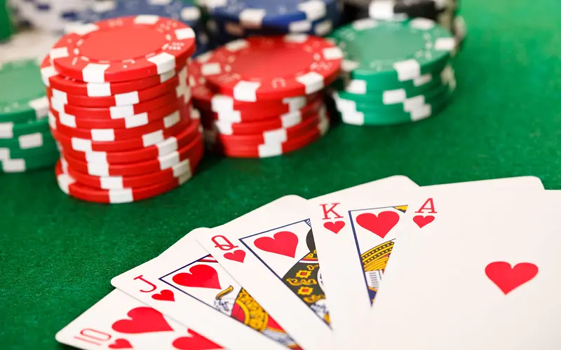 Tổng Quan về Luật và Cách Chơi Poker